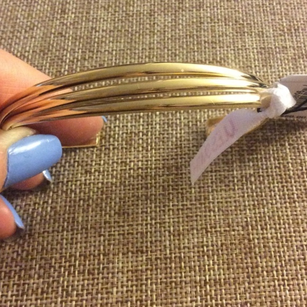 NWT Goldtone Layered 3-In1 Bangle Bracelet